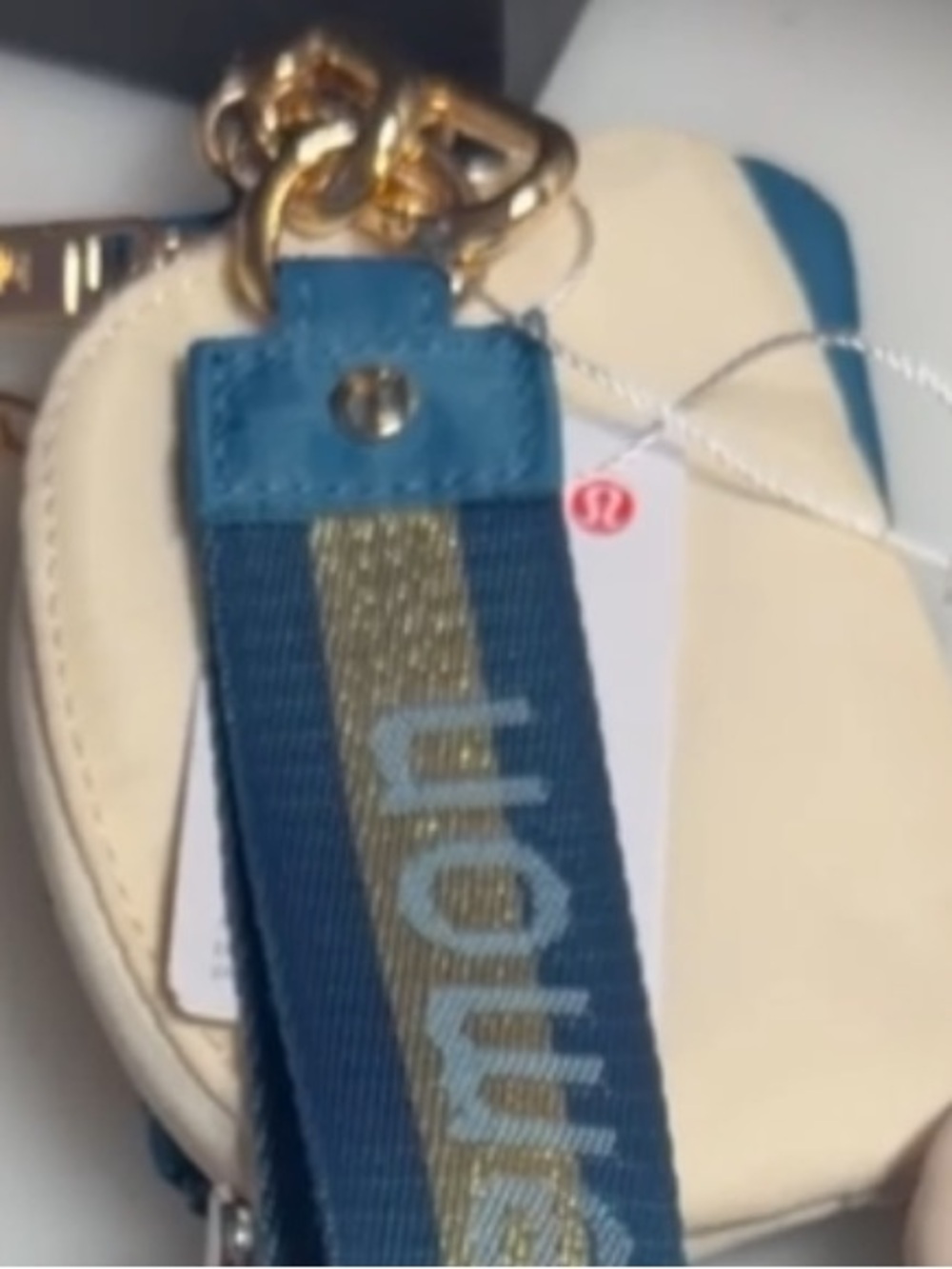 Lululemon Dual Pouch Wristlet - Teal & Cream athletica gym earbuds new - Picture 2 of 2